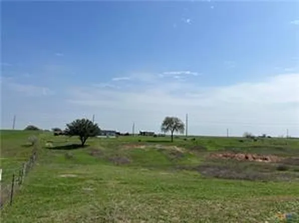 847 Hefner Ln, Cuero, TX 77954