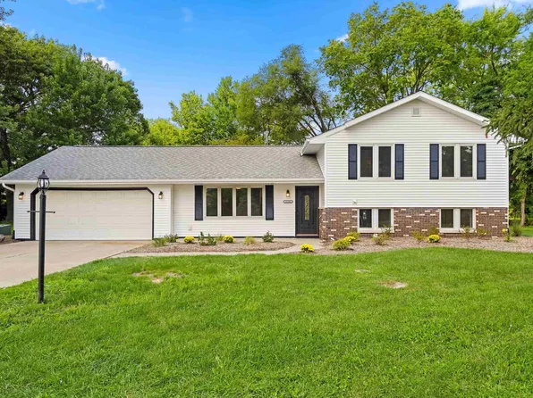 11702 N State Route 40, Dunlap, IL 61525