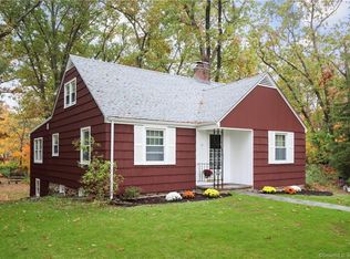 16 Stuart Dr, Southington, CT 06489