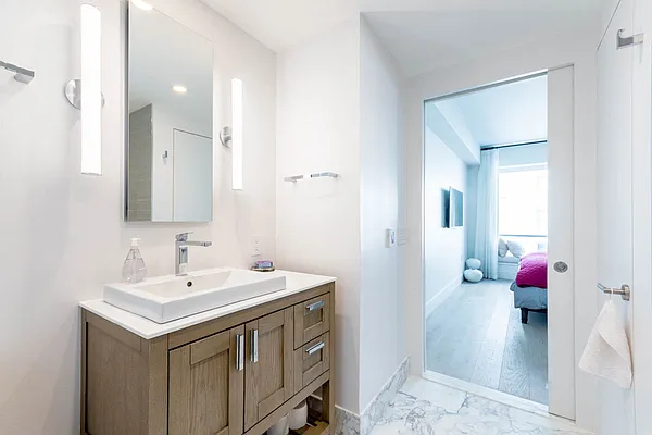 Rented by Douglas Elliman | media 33