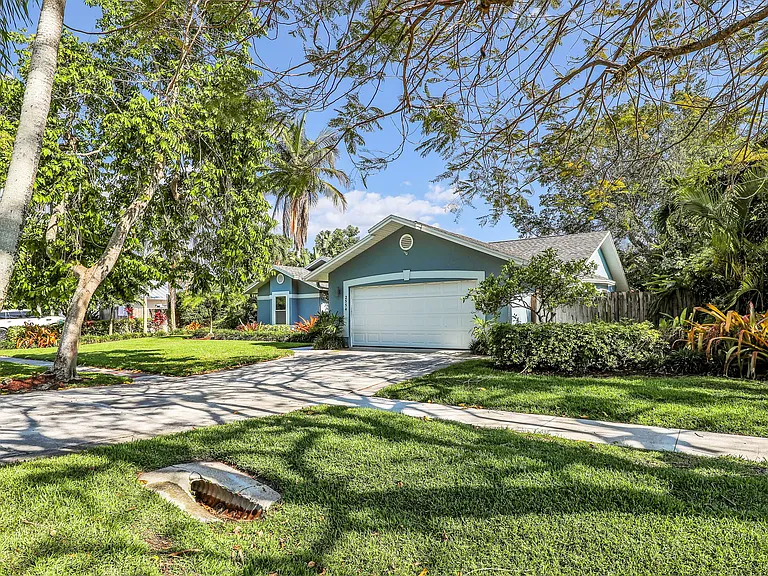 2554 Outrigger Ln — Photo 33
