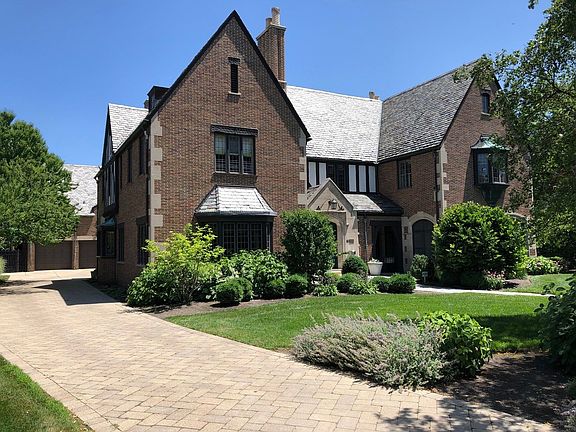 2nd image of 909 Ashland Ave