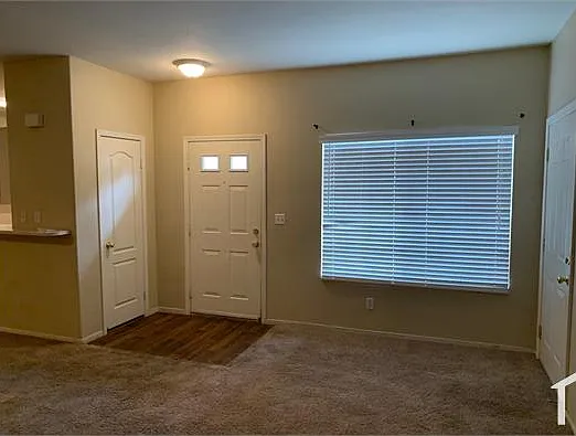 1900 N Torrey Pines Dr #116 — Photo 15