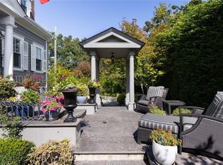 2655 Shady Ln, Oak Bay, BC V8R 6T6