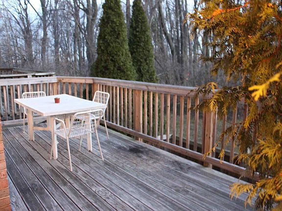 Deck w/park view