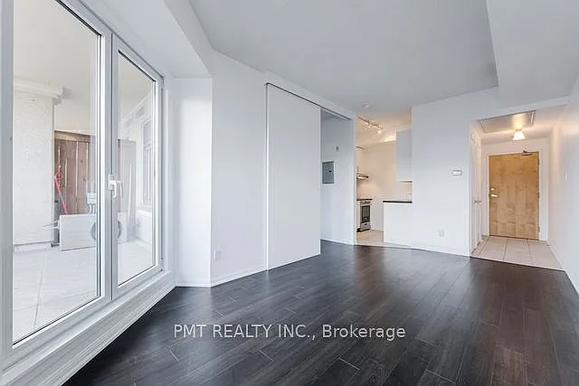550 Front St W #427 — Photo 14