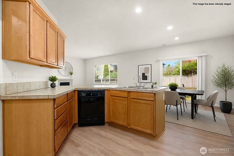 4th image of 4131 SE 167th Place SE