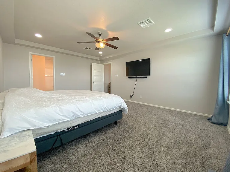 528 Delancey St — Photo 18