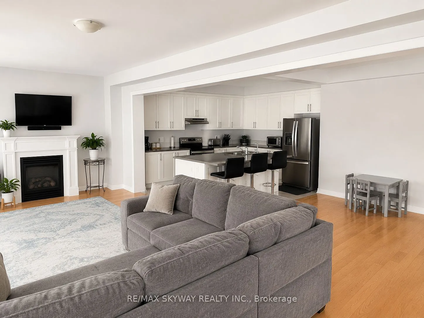 4 bed, $3,000 — Photo 3