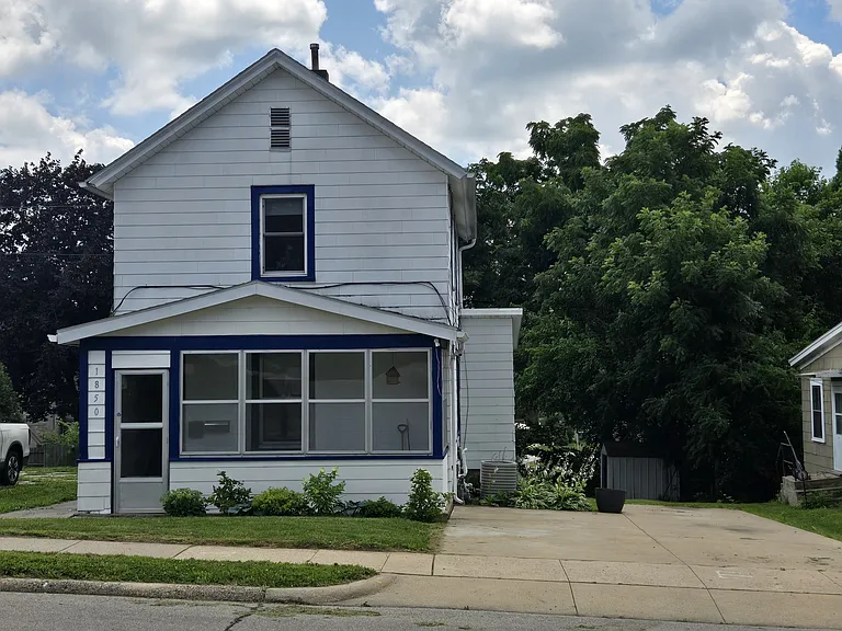 1850 Grace St — Photo 1