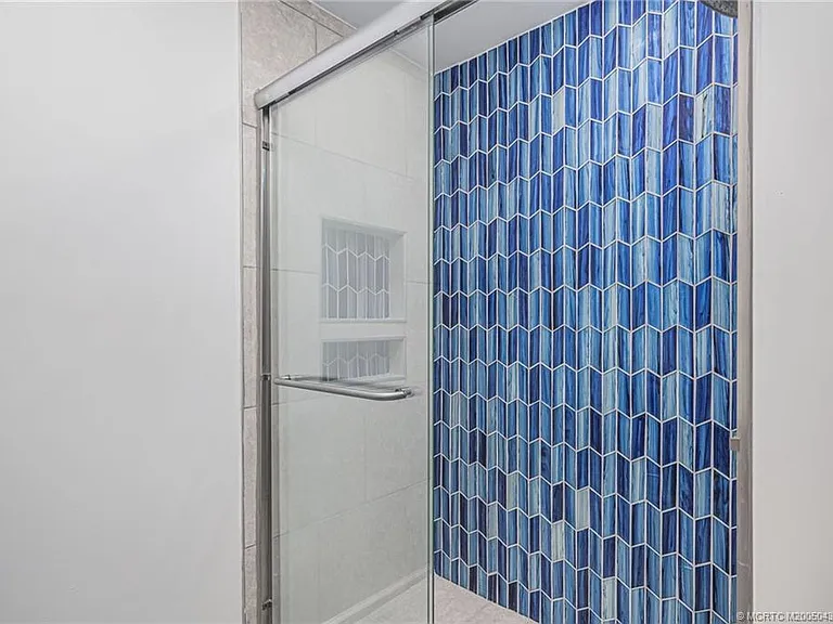 7007 S Indian River Dr — Photo 11