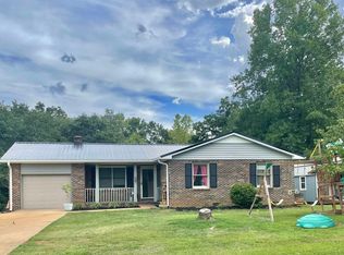 171 Squaw Valley Rd, Blacksburg, SC 29702
