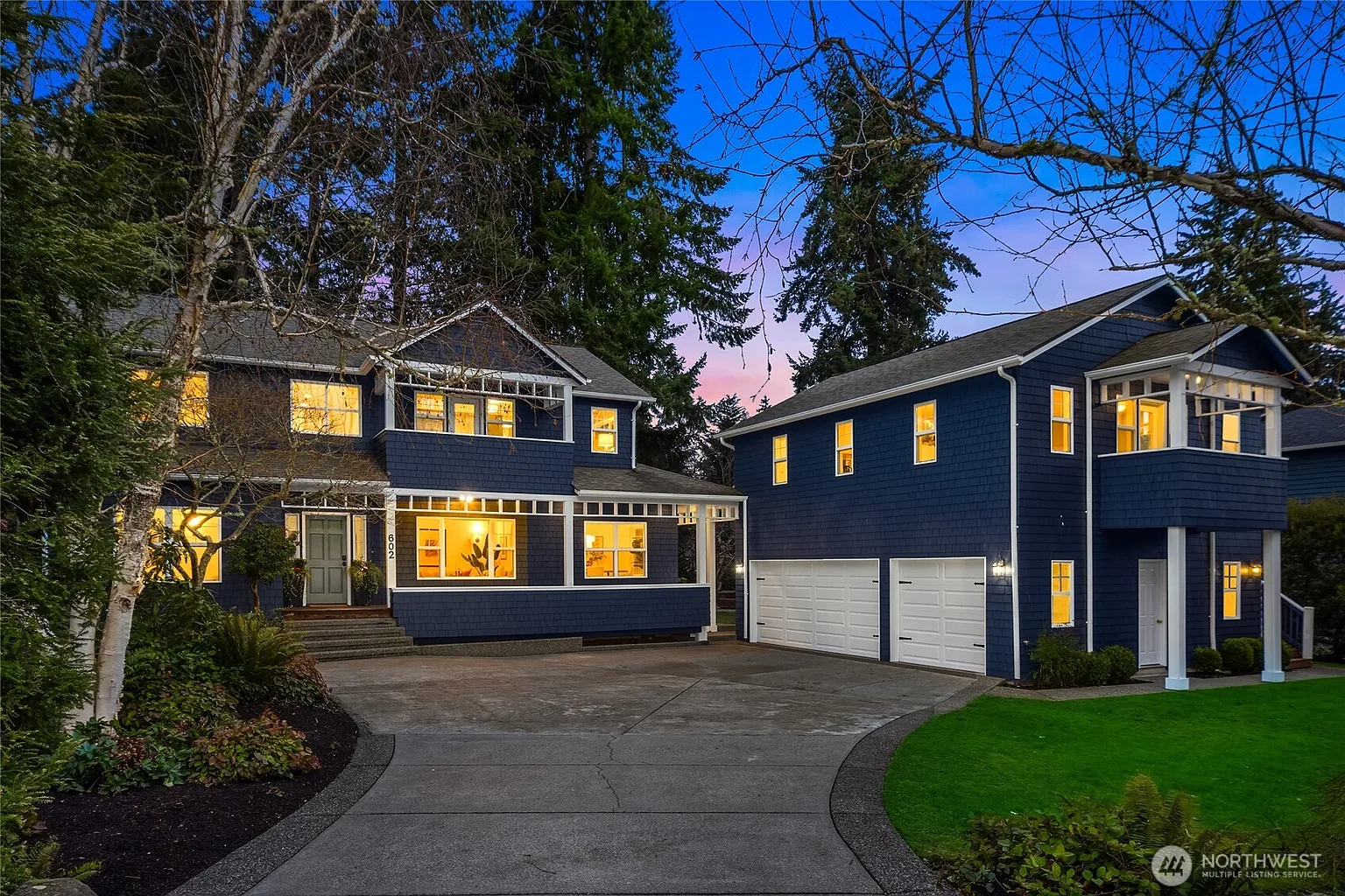 602 Alder Avenue NE photo 1
