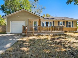 6401 N Main St, Gladstone, MO 64118