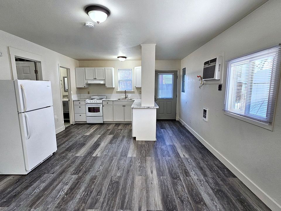 1st image of 516 1/2 W Entiat Ave