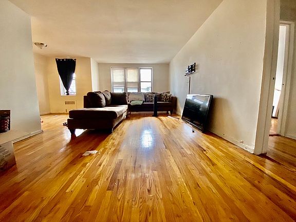 3rd image of 35 Barker Ave APT 5M