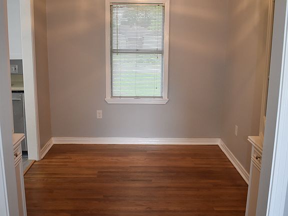 5th image of 904 Wisconsin St