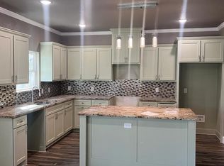 110 Peacock St, Cleburne, TX 76031