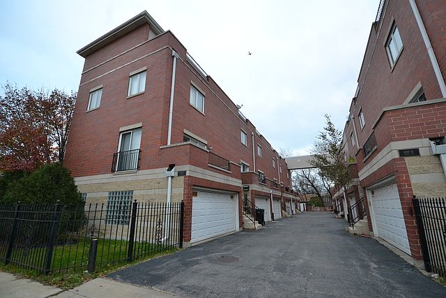 1st image of 4555 N Central Ave Unit 5