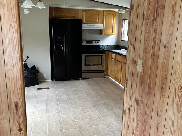 434 Tollett St #122, Hampton, TN 37658