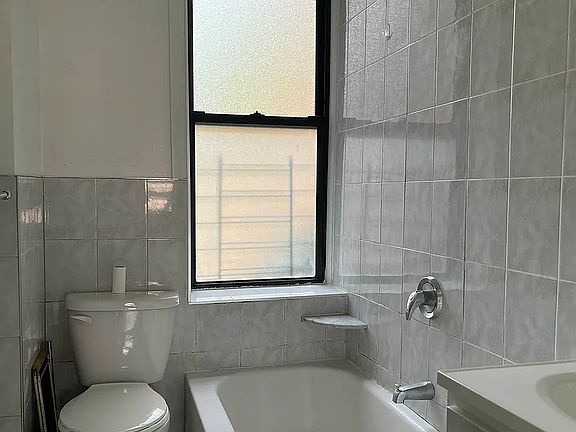 4th image of 4568 Manhattan College Pkwy APT 4H