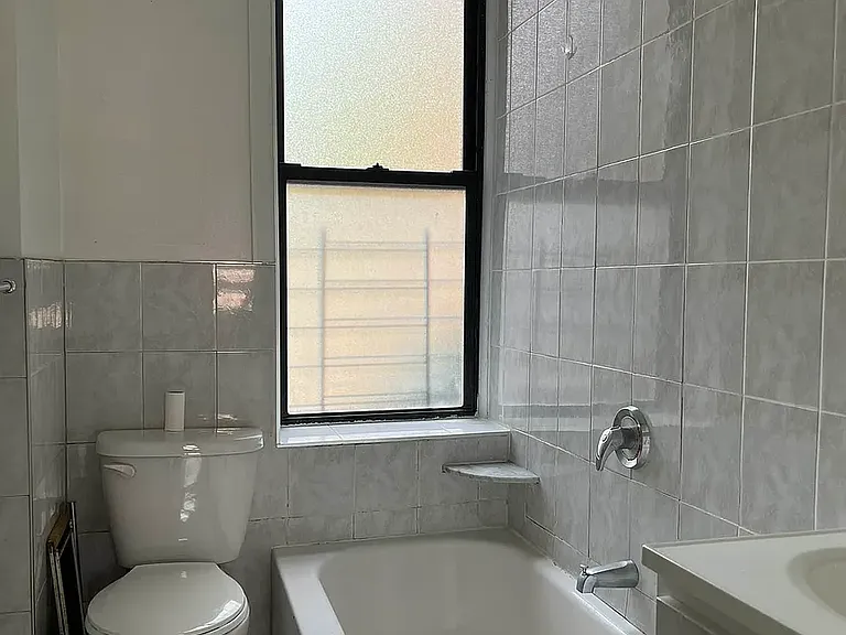 4568 Manhattan College Pkwy #4H — Photo 4
