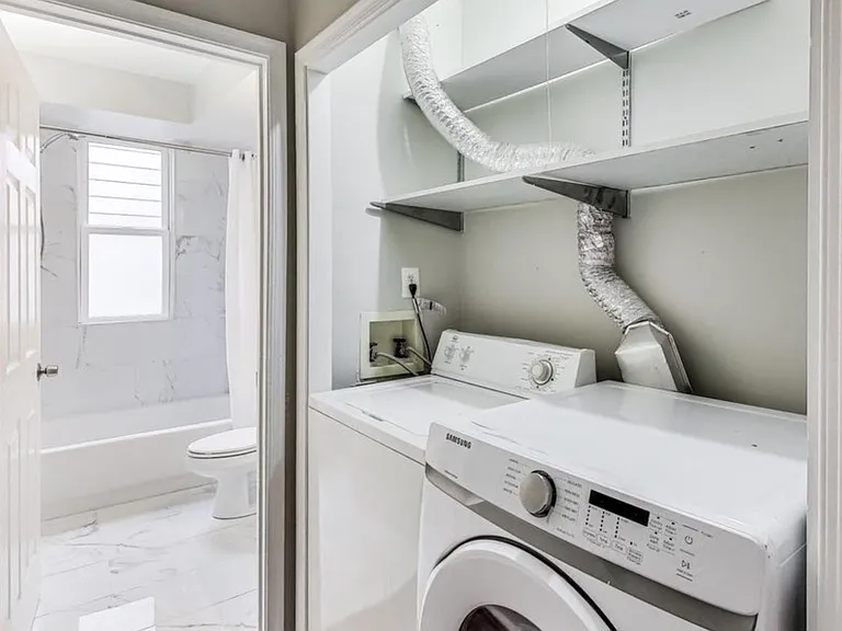212 Elm St NW #1/2 — Photo 10