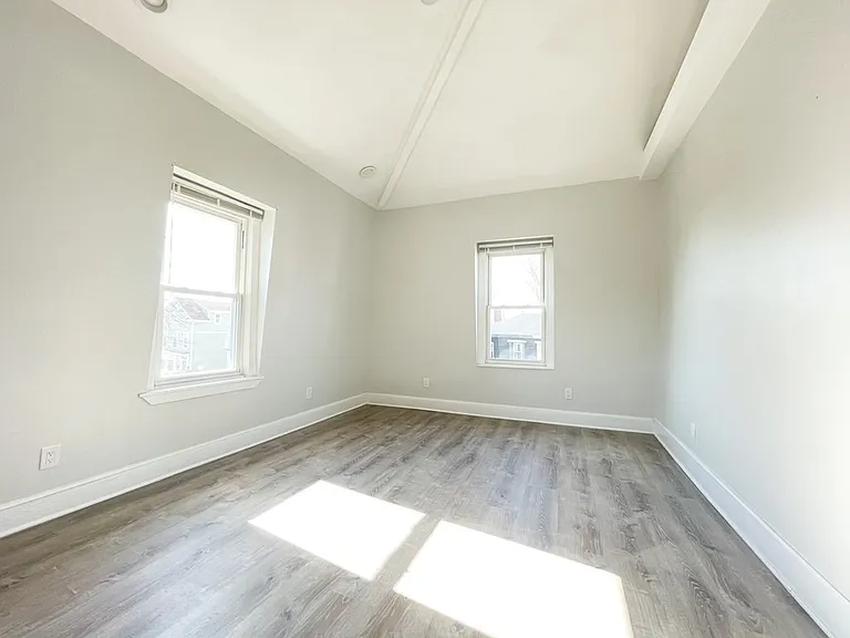 30 Woodbine St #2 — Photo 12