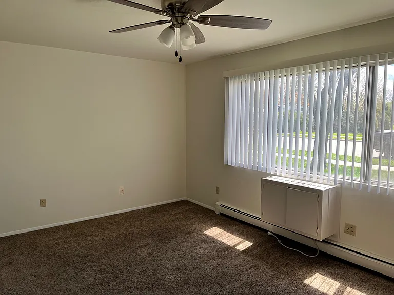650 E Lincoln Ave — Photo 7