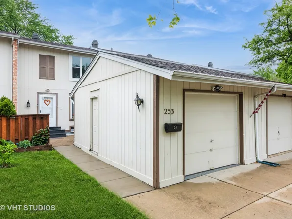 253 Edgewater Dr, Bloomingdale, IL 60108