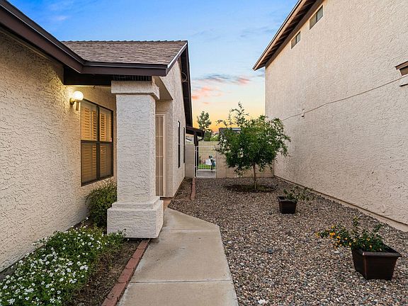 5th image of 3708 W Waltann Ln
