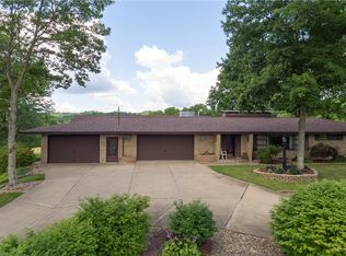 110 Edgewood Dr, Harmony, PA
