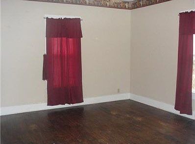 3rd image of 152 High St