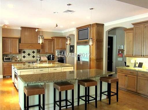 4th image of 10880 Willow Heights Dr