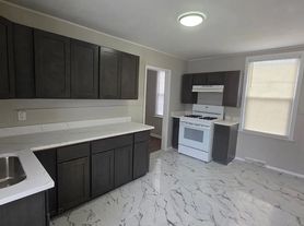 387 Blatchley Ave, New Haven, CT