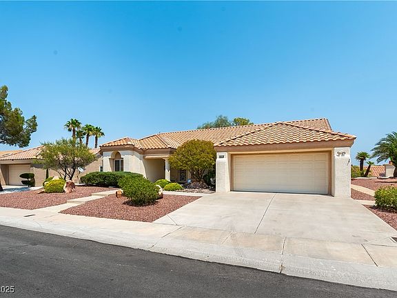 2nd image of 3016 Lotus Hill Dr