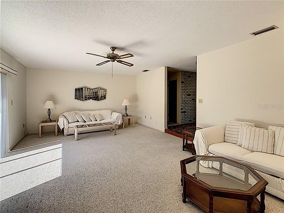4th image of 9018 Oakwood Dr