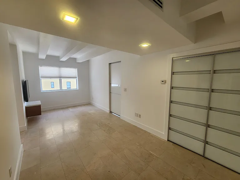 1390 Ocean Dr #402 — Photo 24