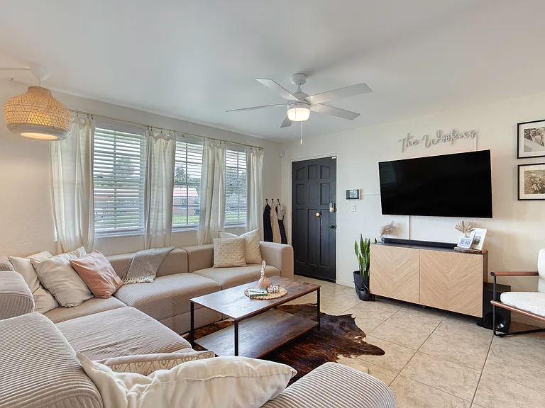 55 Poinsettia Dr — Photo 6