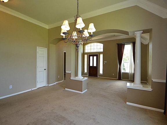 4th image of 26926 Marlan Forest Ln