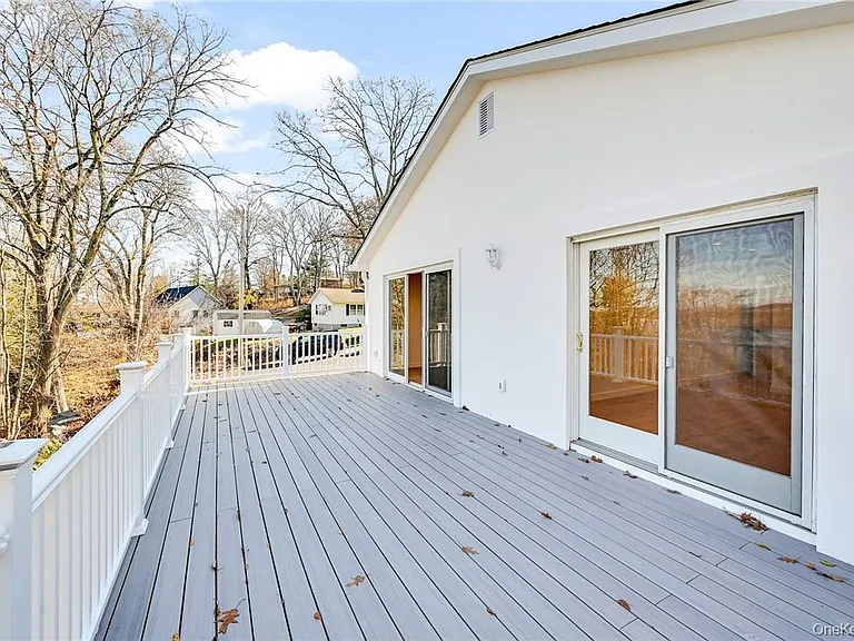 225 Hilltop St — Photo 12