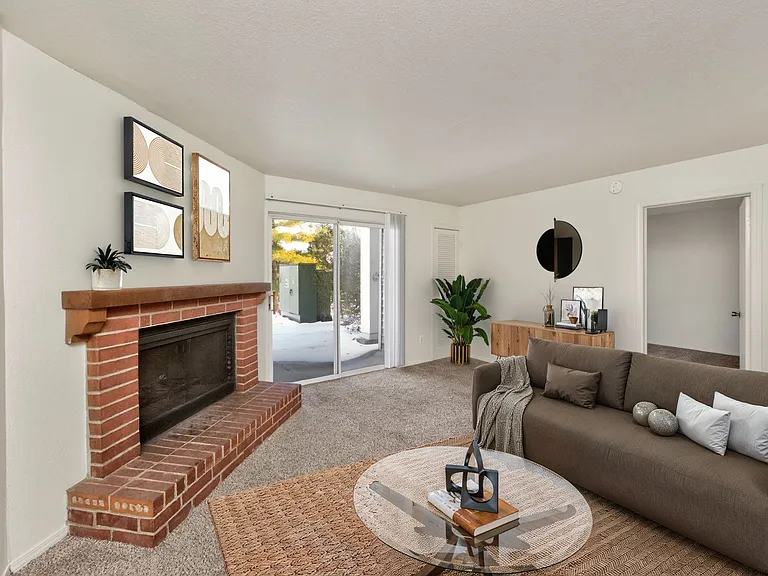 Aurora (Classic) - 1 Bed / 1 Bath - 700 Sq.Ft.