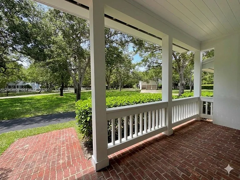 12345 SW 63rd Ave — Photo 3