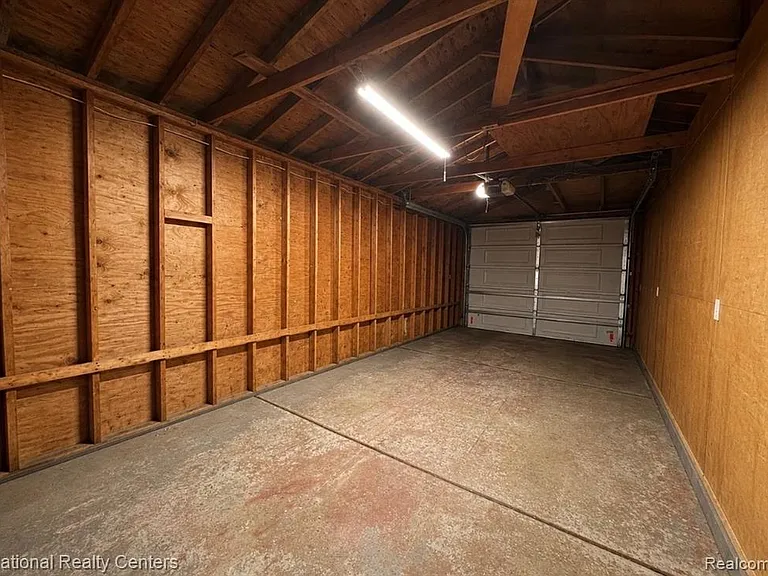 229 Linden St — Photo 25