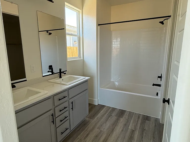 835 N Michelle St — Photo 4