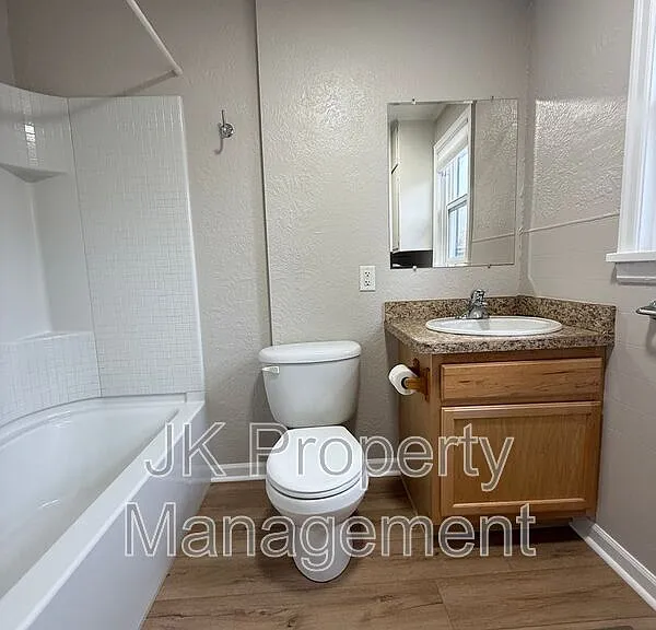 1716 6th St NW #1 — Photo 27