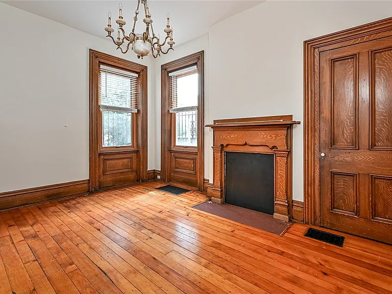 617 Avery St — Photo 14