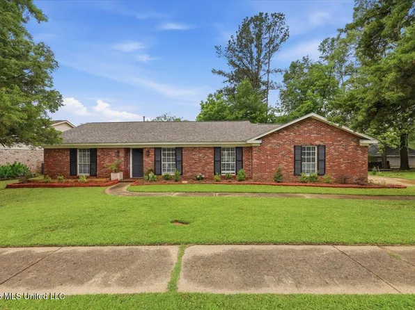 306 McDonald Dr, Clinton, MS 39056