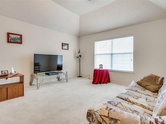 4th image of 2309 Great Bear Ln