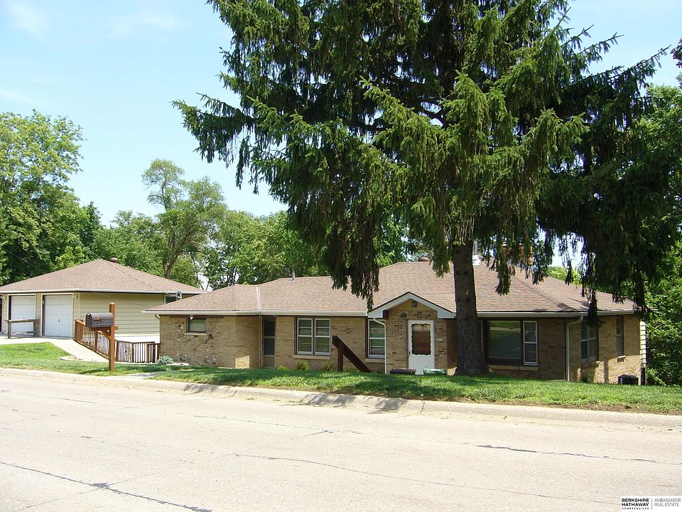 1st image of 707 Bellevue Blvd N